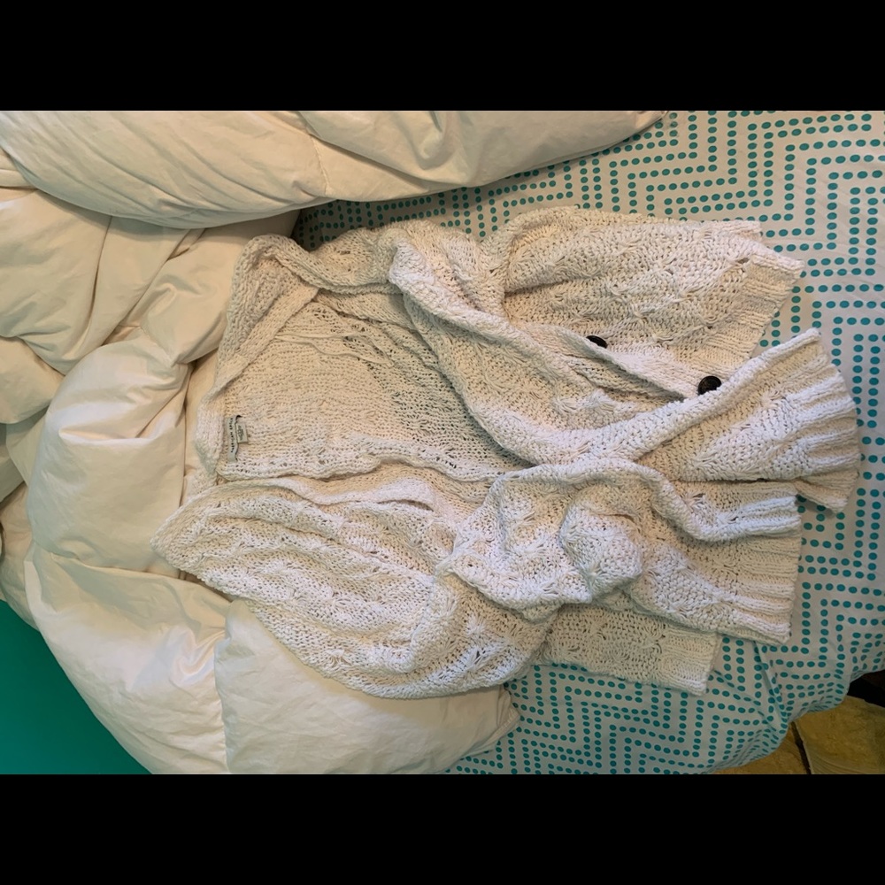 american eagle sweater